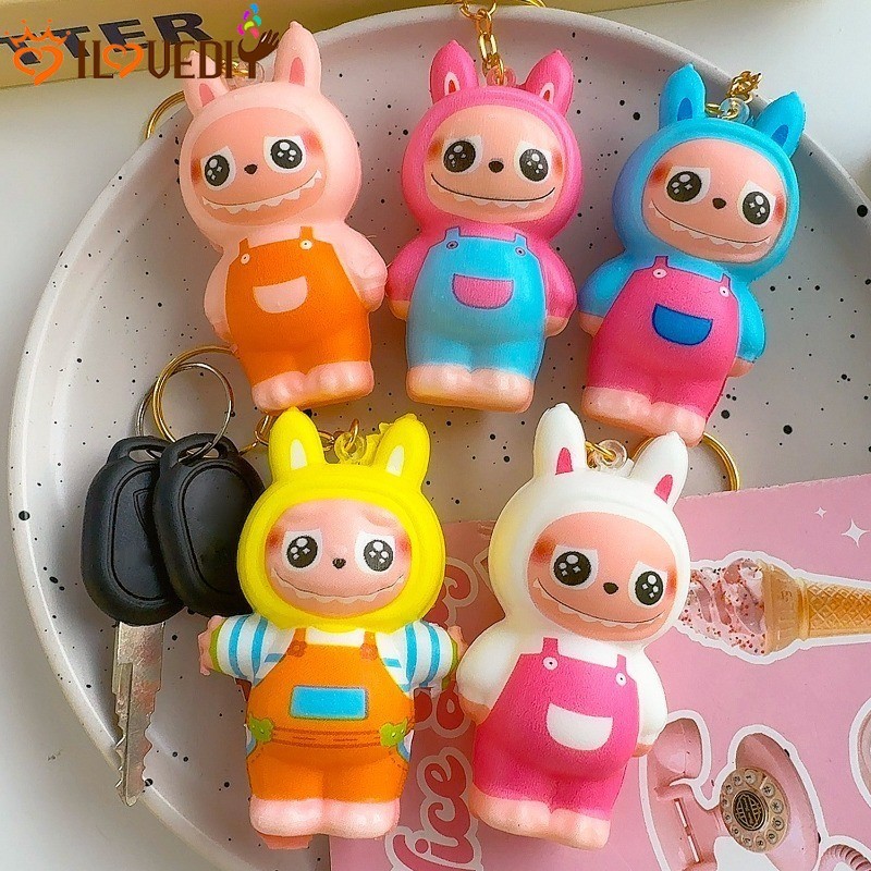 [ ที่โดดเด่น ] Labubu Decompression Toys - ตุ๊กตาบีบรีบาวด์ช้า - เครื่องประดับเดสก์ท็อปน่ารัก - การ์ตูน Labubu Key Ring - ของเล่นหยิก - ของขวัญวันเกิด