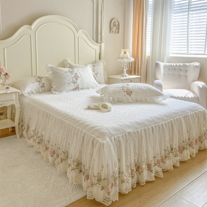 ปลอกคลุมเตียงผ้าถักนุ่ม ลายดอกไม้ปักมินิ ผ้านวมบุหนานุ่ม สไตล์เจ้าหญิงลูกเรือหรู