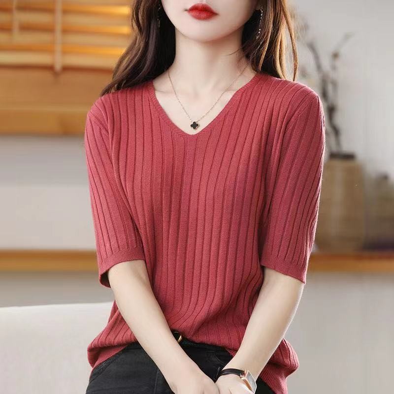 เวอร์ชั่นเกาหลีฤดูร้อนสไตล์ใหม่คอวีแขนสั้นถักเสื้อยืดแฟชั่น Classy Simple Slim-fit สบาย All-Match สุภาพสตรีแฟชั่น Top