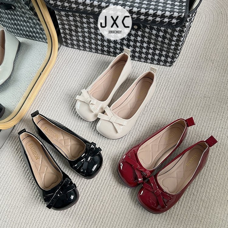 JINxCHOY เกาหลีหัวกลมผูกโบว์รองเท้ามุลเลอร์ส้นแบน PU ส้นเตี้ยผู้หญิงอารมณ์หรูหราและทันสมัยสวมรองเท้าลำลองโรงงานขายส่ง