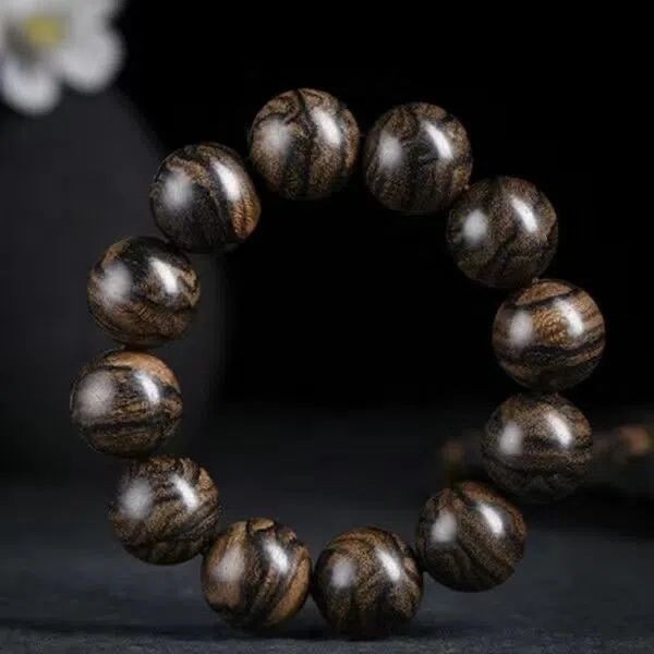 [3659 คนที่รวบรวม] สร้อยข้อมือไม้กฤษณาธรรมชาติบริสุทธิ์จากเวียดนาม สร้อยข้อมือเล่นวัฒนธรรม กลิ่นหอมแรง สร้อยข้อมือเครื่องประดับลูกปัดพุทธสำหรับผู้ชาย ราคา ถูกที่สุด ดีลบีเคเค แกลเลอรีภาพที่ 6