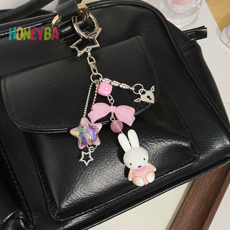 <Honeyba> Kawaii Miffy Bunny พวงกุญแจกระเป๋าจี้ Y2K เครื่องเทศสไตล์สาว Punk สไตล์กระต่ายกุญแจรถแหวนโทรศัพท์จี้ Nice