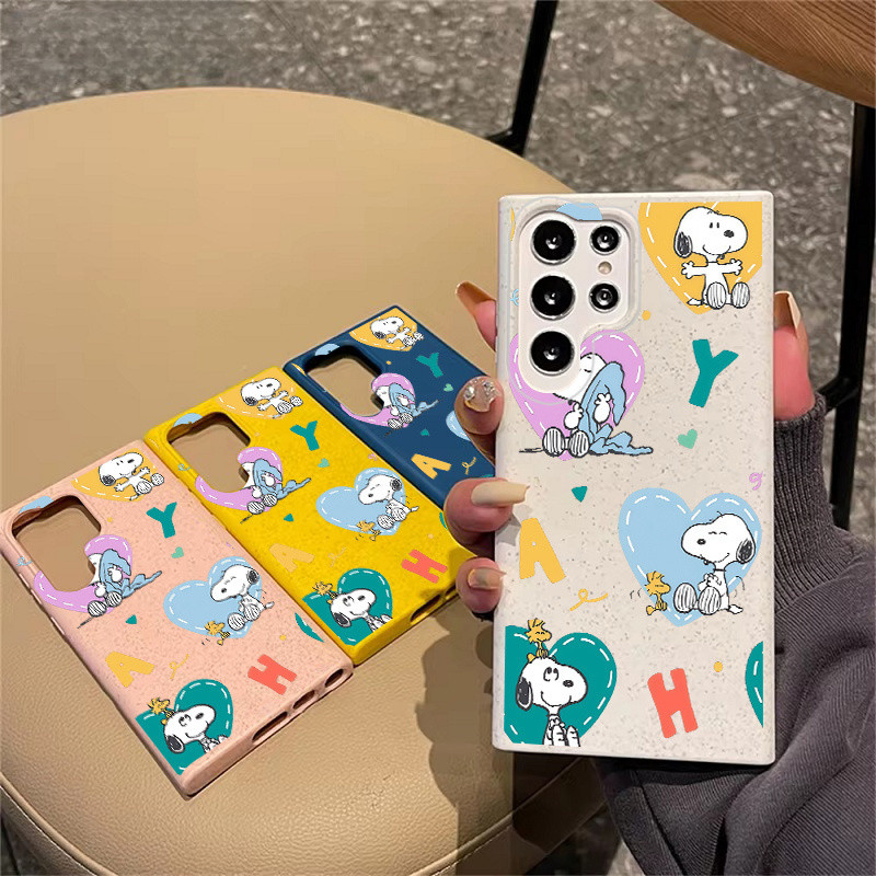 Samsung S25 Ultra S24 Plusน่ารักLove Snoopy Woodstock Frostedเป็นมิตรกับสิ่งแวดล้อมข้าวสาลีฟางสําหรับSamsung S25/S24/S23/S22/S21/S20 FE A12 A13 14 A15 A53 A55 ฝาครอบกันกระแทก