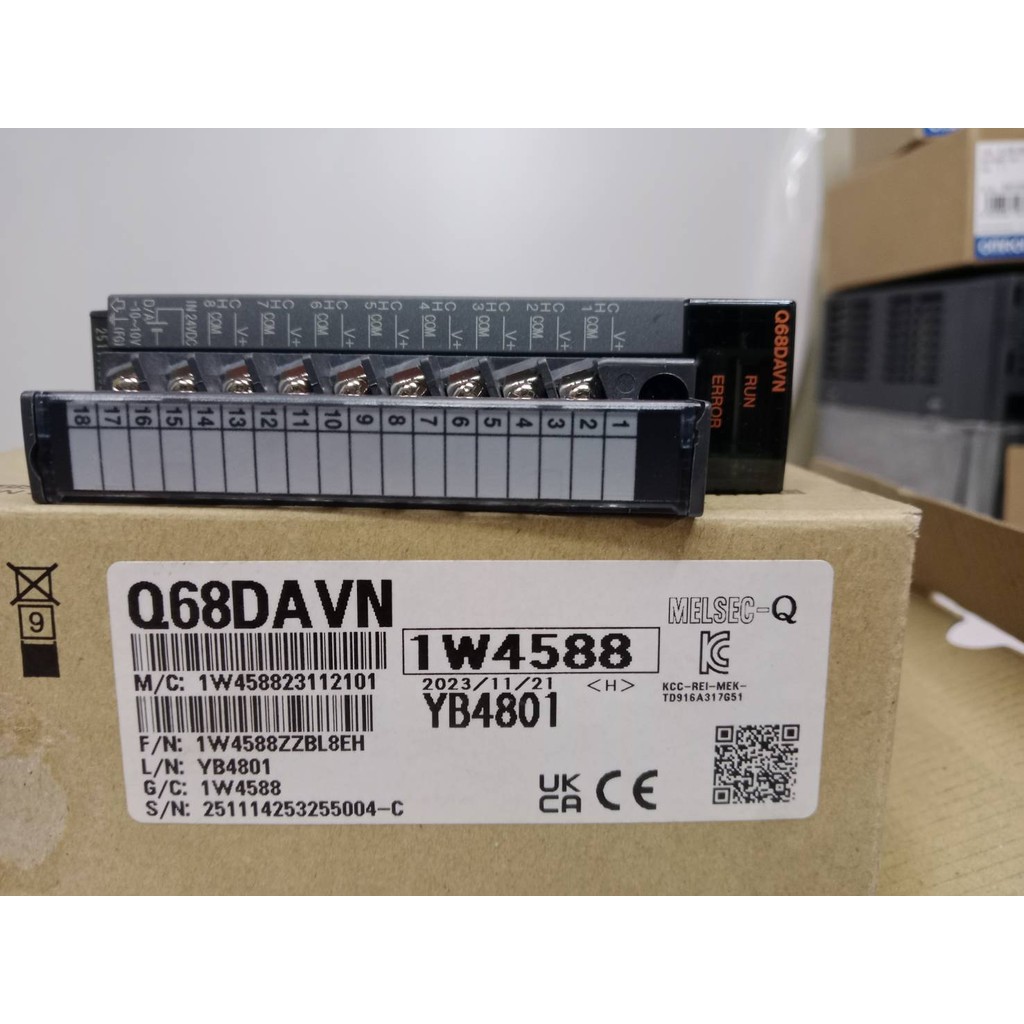 PLC MITSUBISHI Q68DAVN ,A/D CONVERTER UNIT MITSUBISHI Q68DAVN Anaiong Output 18-point te