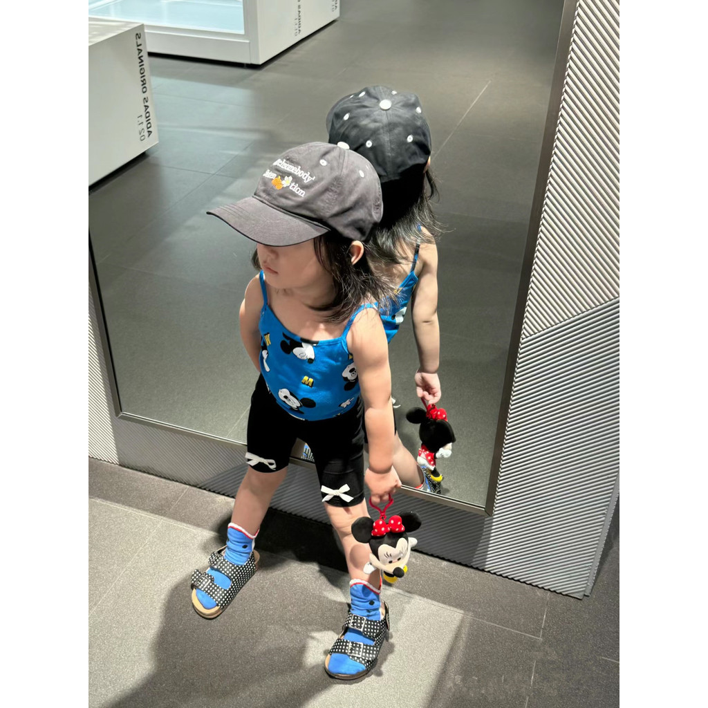 แฟชั่นฤดูร้อนสำหรับเด็กผู้หญิง เสื้อสายเดี่ยวขนาดเล็ก ไม่มีหลัง แบบกลวง เสื้อกั๊กสั้นการ์ตูนน่ารัก เสื้อลำลอง