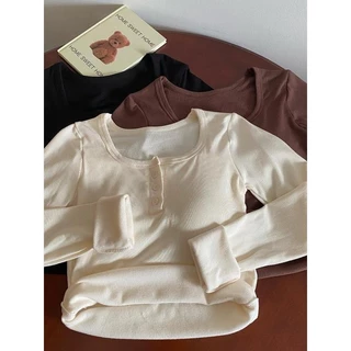 BIMI สีทึบเรียบง่ายอเนกประสงค์ปุ่มคอกลมด้านในเสื้อยืดแขนยาวสลิมสำหรับผู้หญิงสไตล์เกาหลีกระดูกไหปลาร้าเสื้อสั้น