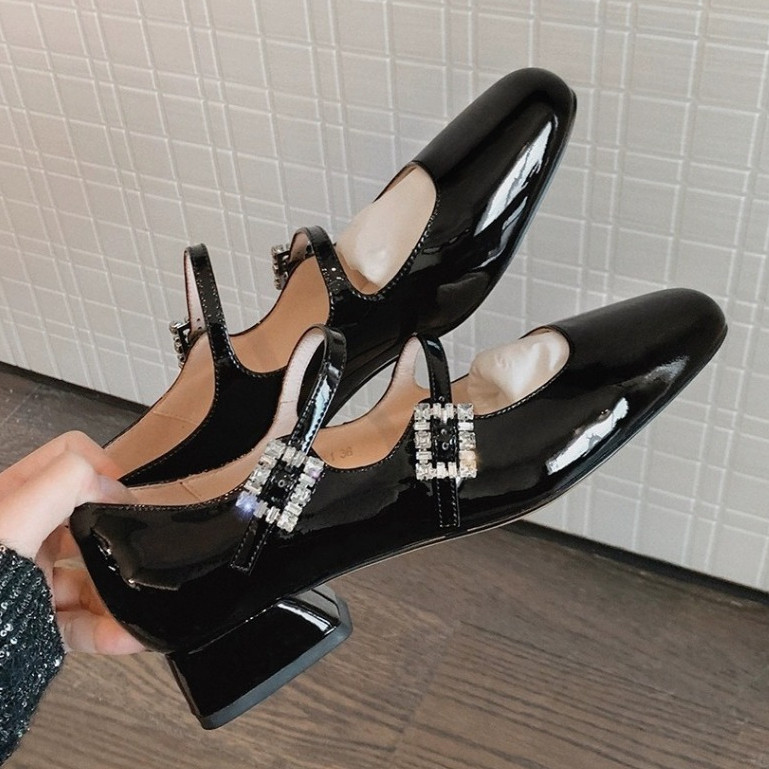 รองเท้าหนังทรงสี่เหลี่ยมสไตล์วินเทจ Mary Janes ประดับคริสตัล ดีไซน์ทันสมัยอเนกประสงค์