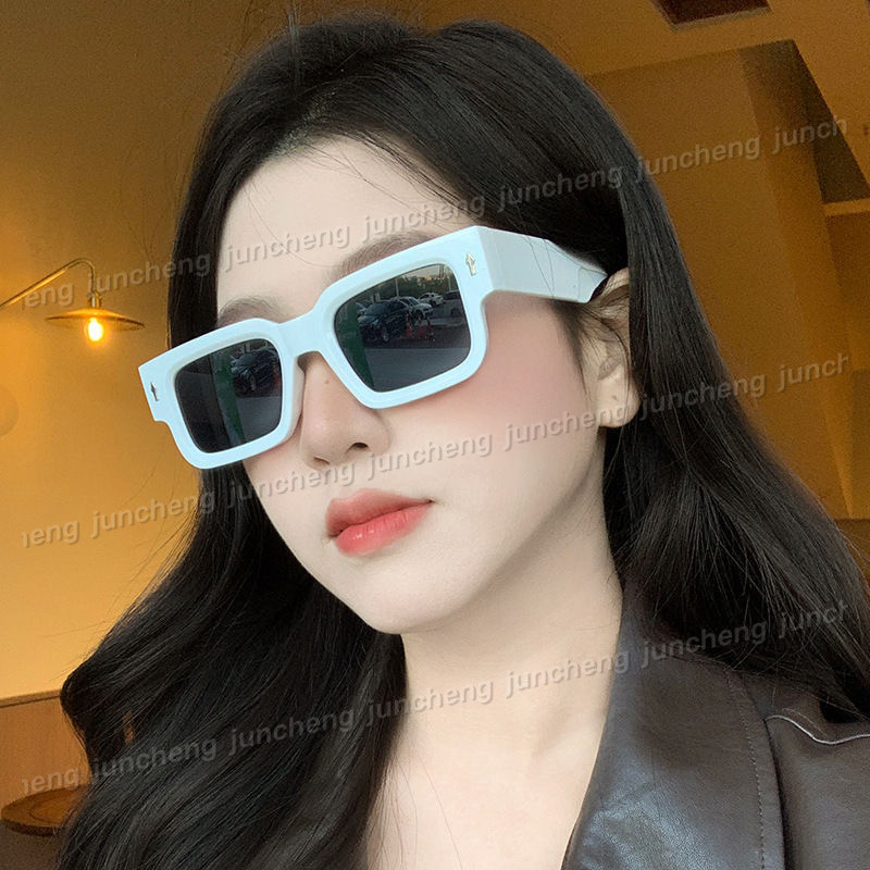 แฟชั่นแว่นตากันแดดรูปสี่เหลี่ยมผืนผ้าสําหรับผู้หญิงผู้ชาย Retro โลหะตกแต่งเล็บสแควร์แว่นตาขับรถ UV Resistance Shades - รูปที่ 4