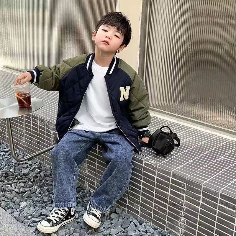 [แจ็คเก็ตเด็กหนา] เด็กฤดูใบไม้ร่วงฤดูหนาวแจ็คเก็ตสไตล์ใหม่ชายหญิงเบสบอลเครื่องแบบกลางเด็กเล็กแจ็คเก็ตผ้านวมแจ็คเก็ตผ้าฝ้ายชายหญิงแจ็คเก็ตผ้าฝ้ายอบ