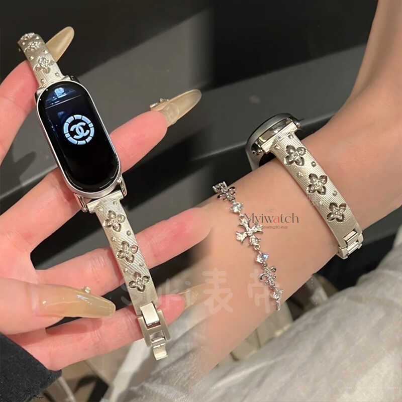 Hollow Out Clover Chain สายโลหะสําหรับ Xiaomi Mi Band 9 8 7 6 5 แฟชั่นสร้อยข้อมือลําลองสําหรับ Mi Band 8 Pro Band