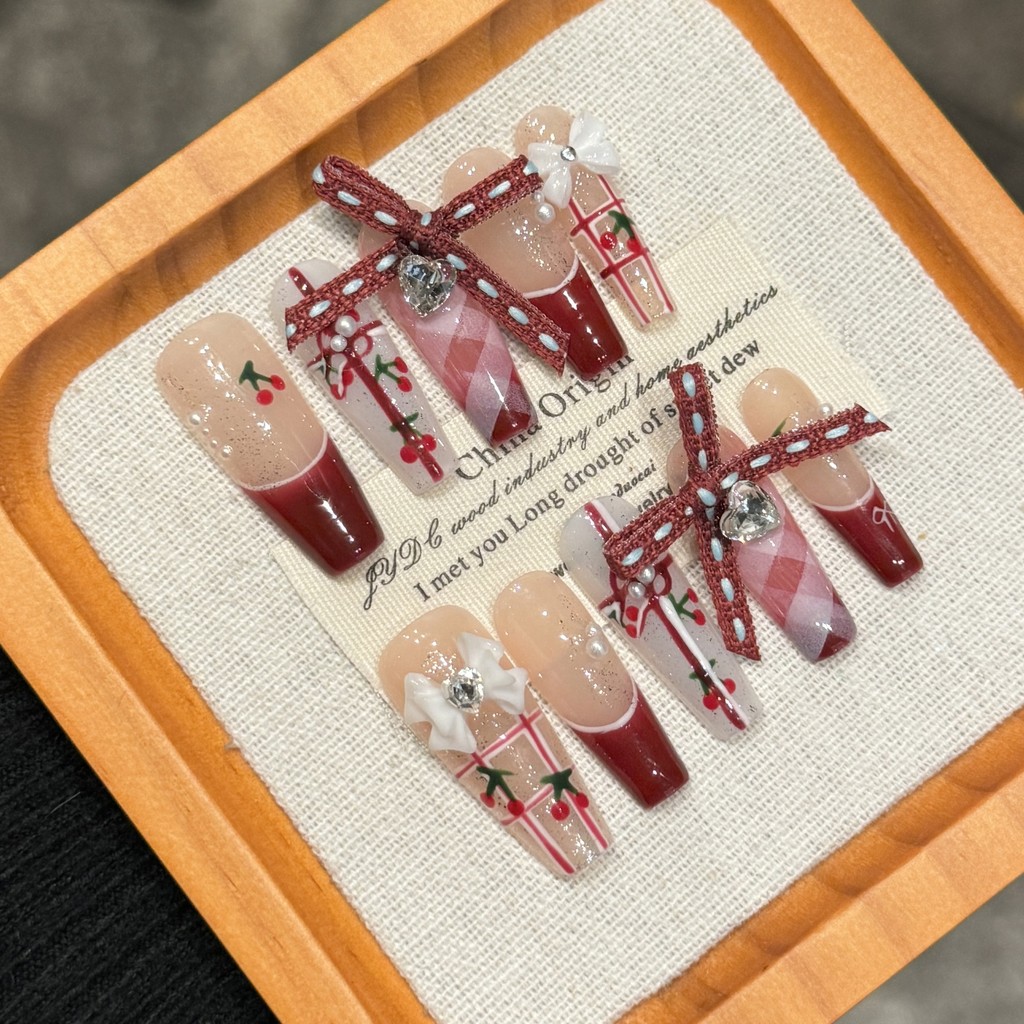 [5in1ชุดเครื่องมือแฮนด์เมด] ปีใหม่เกราะหวานยาวสี่เหลี่ยมคางหมูเล็บปลอมด้วยกาวส่องไฟเล็บกดบนเล็บนำมาใช้ใหม่กันน้ำ