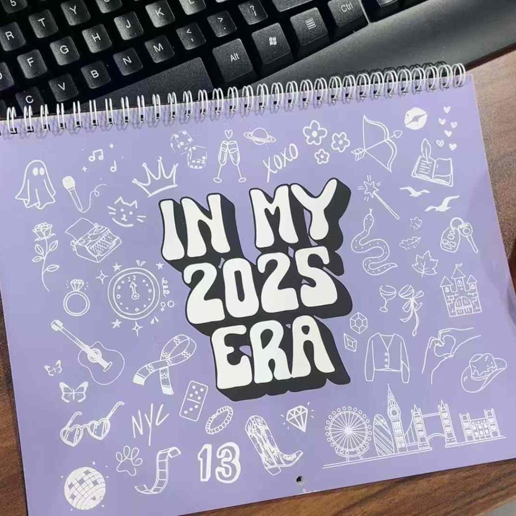 ปฏิทิน Taylor Swift ปี2025 in my 2025 ERA ปฏิทินตั้งโต๊ะร้องเพลงปฏิทินตั้งโต๊ะ T-swizzle
