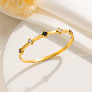 สแควร์เพทายเย็บโคลเวอร์อาเกตสีดําเหล็กไทเทเนียมสร้อยข้อมือผู…