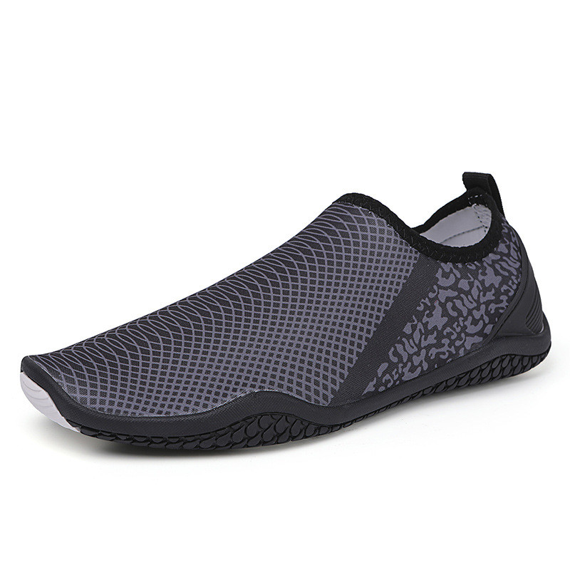 รองเท้ายาง shoes-black สบาย เบา กันลื่น สำหรับชายหญิง ใช้ได้ทั้งชายหาด กีฬา และปีนเขา