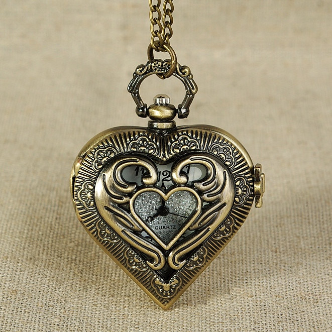 Retro Bronze Heart Shape Design จี้ควอตซ์นาฬิกาพ็อกเก็ตพร้อมสร้อยคอ