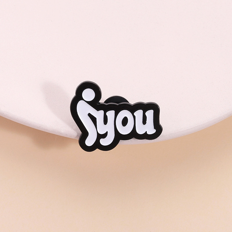 Creative LetterYou ตลก Lapel Pin การ์ตูนข้อความเคลือบเข็มกลัดเสื้อผ้าอุปกรณ์เสริมเครื่องประดับของขวัญ