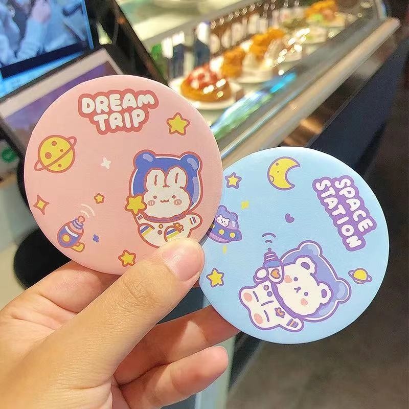 กระจกพกพา 🔮น่ารักน่าใช้ น้ำหนักเบา พกพาง่าย ลายน่ารักสดใส กระจกแบบพกพา กระจกแต่งหน้า ส่งคละสี thumbnail 5