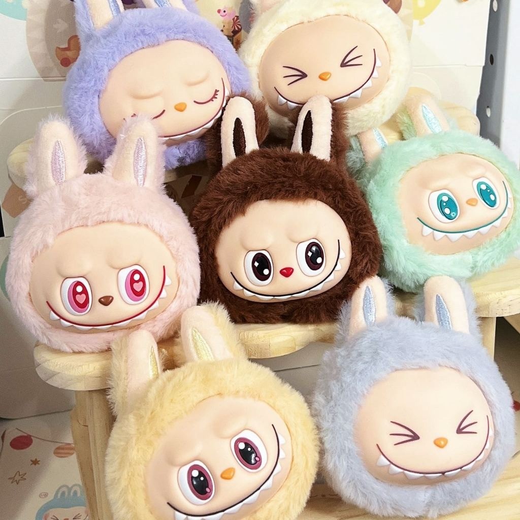 Labubu V2พวงกุญแจตุ พวงกุญแจตุ กตาการ ตูนน ่ ารักพวงกุญแจจี ้ ของขวัญตกแต ่ ง