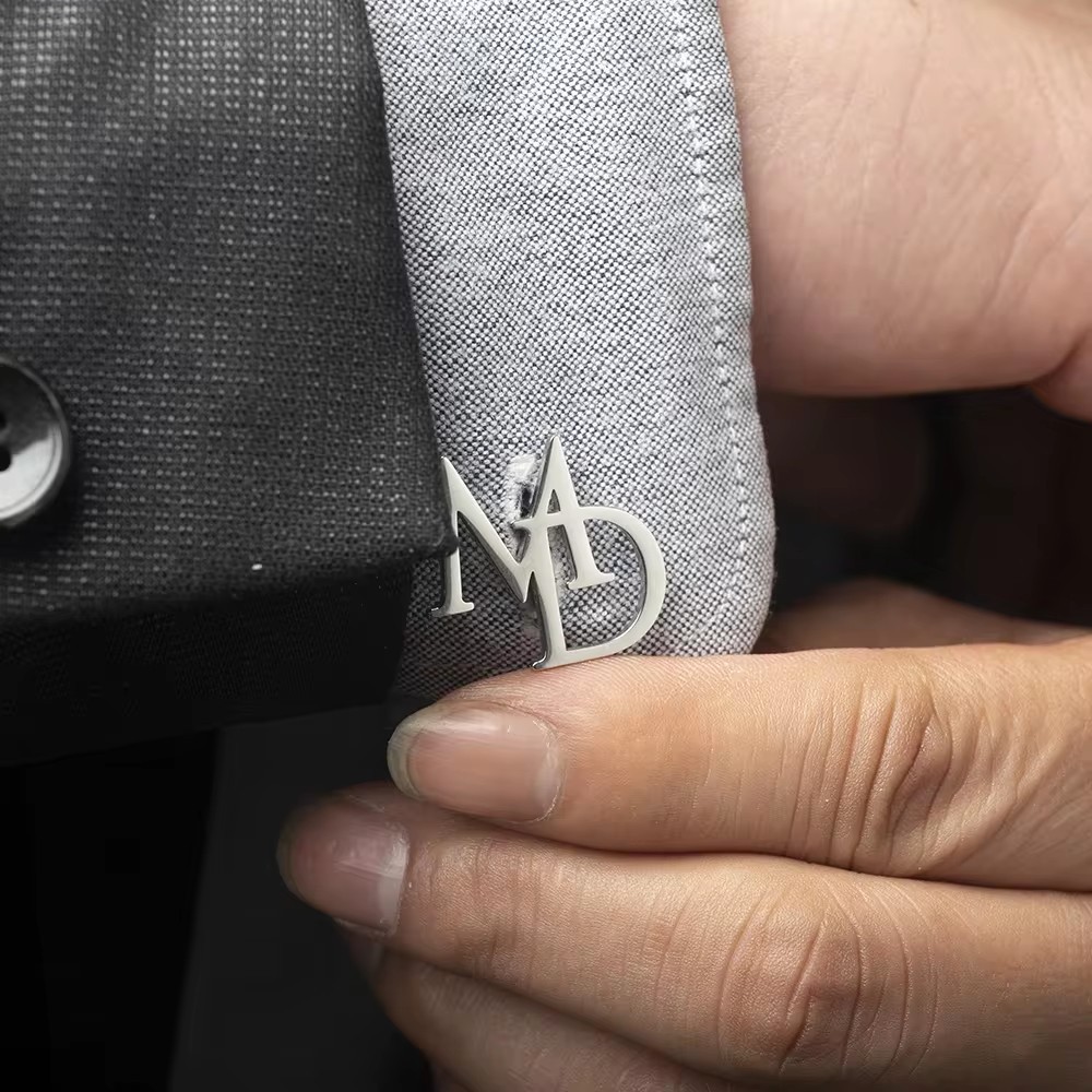 ตัวอักษร Cufflinks High-End ผู้ชายชุดเสื้อฝรั่งเศส Double Letter Cuffs Cuff เล็บเจ้าบ่าวงานแต่งงานอุปกรณ์เสริม