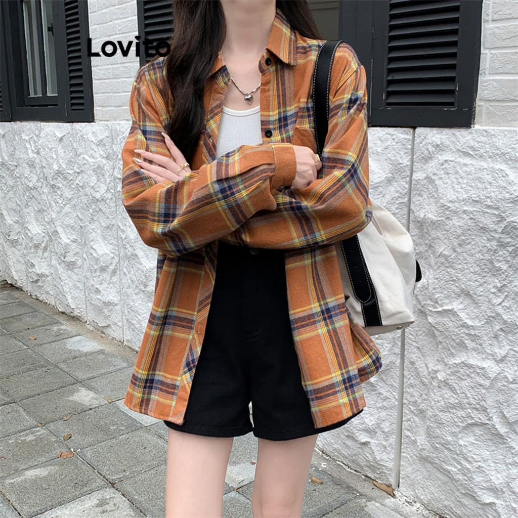 Lovito เสื้อเชิ้ตผู้หญิง กระดุมหน้า ลายสก๊อต สไตล์ลำลอง LNA34011 (สีส้ม)