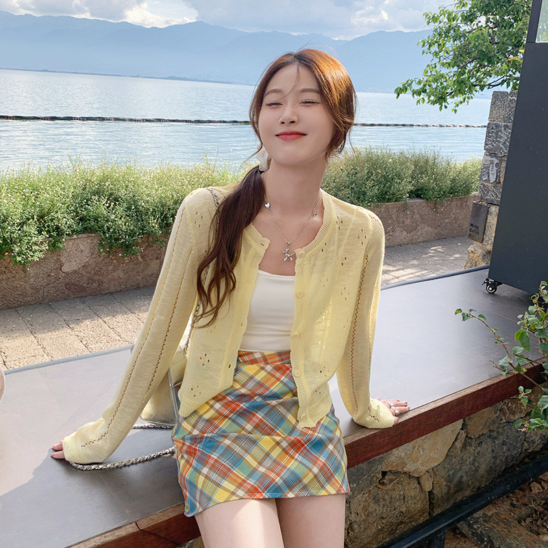 สีเหลืองถักเสื้อสเวตเตอร์ถักผู้หญิงสไตล์ใหม่ ผอมลง ดูแฟชั่นสั้นแจ็คเก็ตขนาดเล็ก