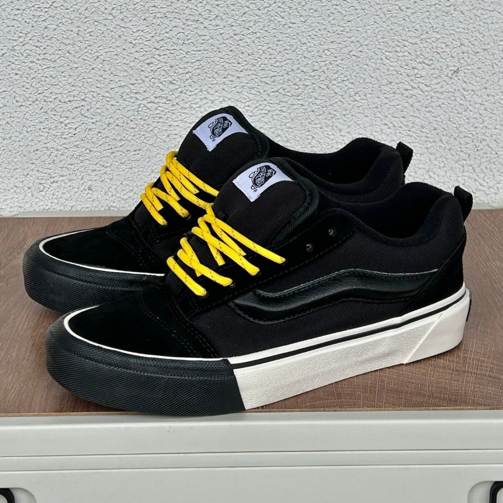 รองเท้าผ้าใบ Vans Knu Skool สีดำและสีขาว สีเหลือง แบบผูกเชือก แบบต่ำ 786