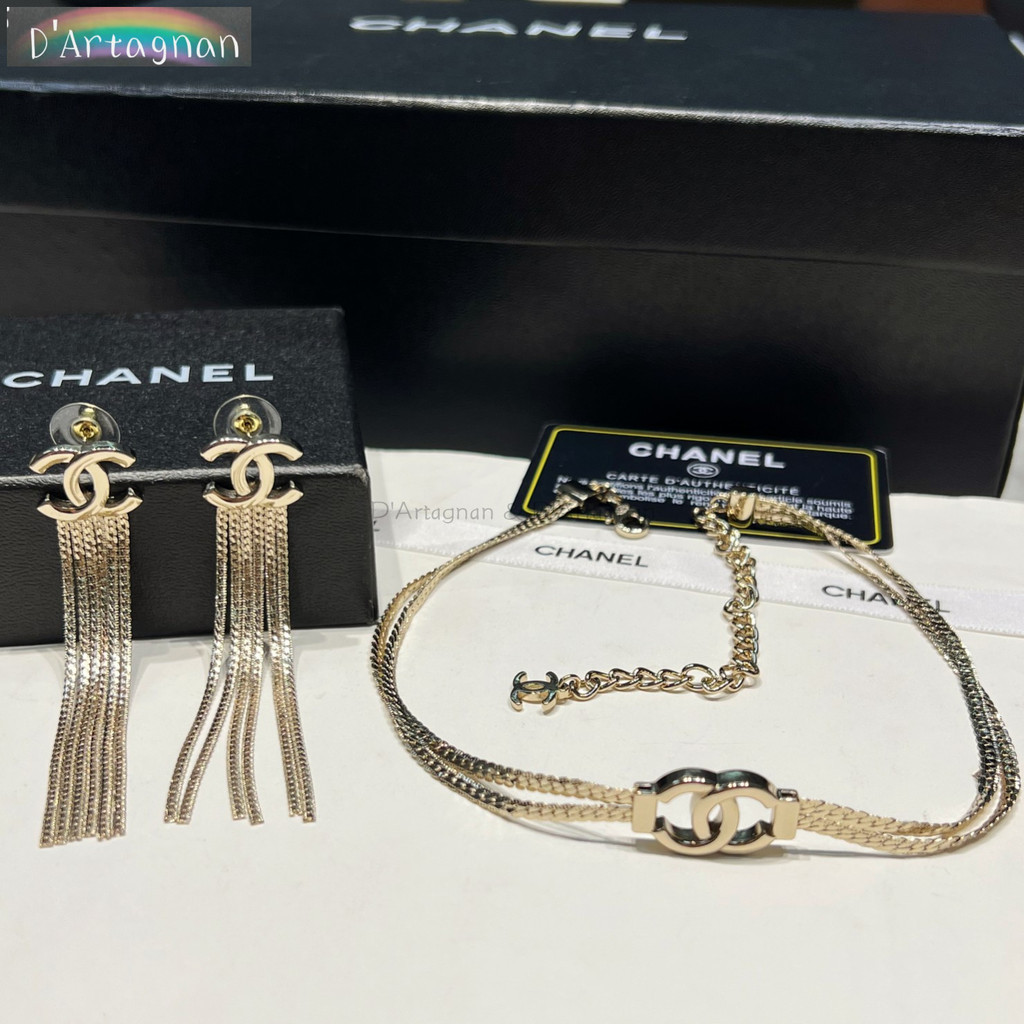 {Boutique} Ccต่างหูโลหะdouble Cโลโก้ตัวอักษรโซ่พู่นุ่มจี้ทองและเงินทองเหลืองGold-Platedซีลเหล็กเกาหลี 2024 สไตล์ใหม่Retro Non-Fade 925 เข็มเงินต่างหูผู้หญิงA189