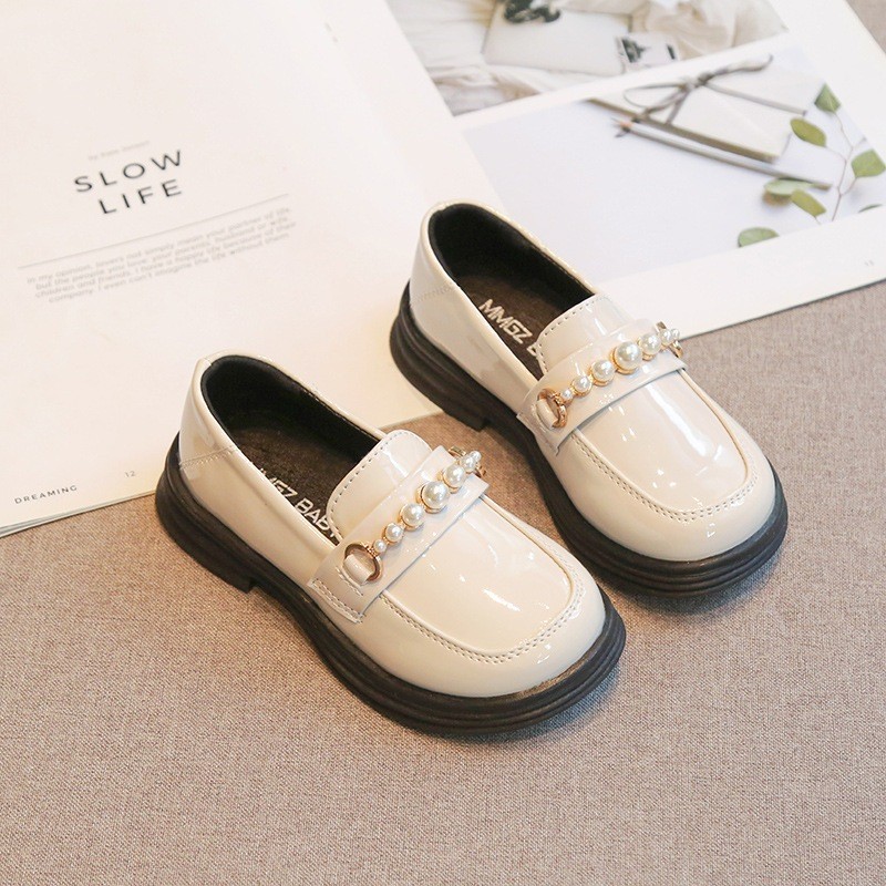 FASHION.61 รองเท้าคัทชูเด็กผู้หญิง สีพื้น ทรงเรียบ รุ่น V9005