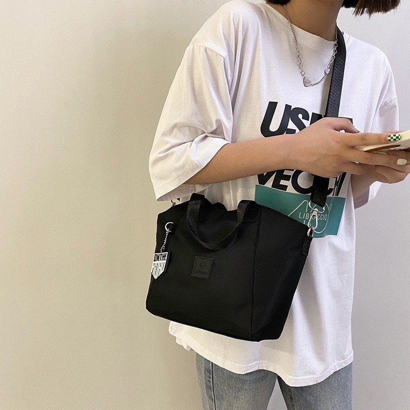 (A153)  กระเป๋าถือ สะพายข้าง ผ้าไนล่อนกันน้ำได้