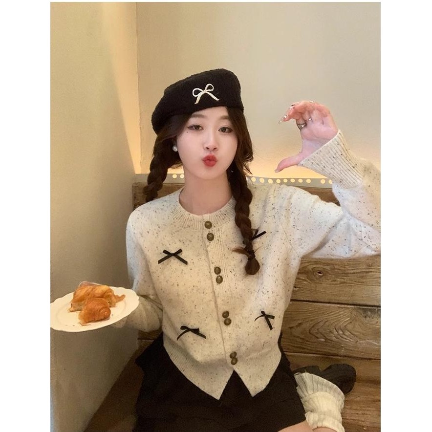 2024 เสื้อคาร์ดิแกนถักแขนยาว Niche Temperament แฟชั่นลําลอง Bowknot สไตล์ใหม่