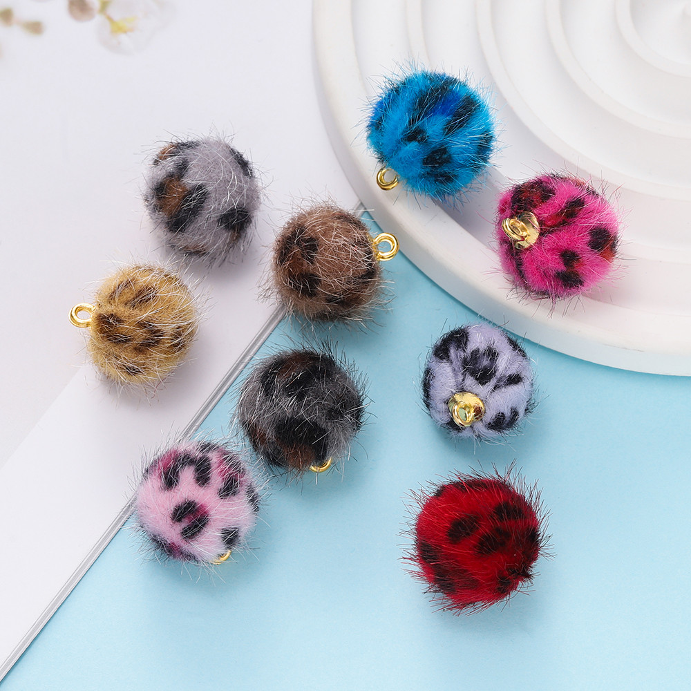 St. kunkka 10 ชิ้นขนสัตว์ลูกปัด 14.5 * 17.5 ตุ๊กตาที่มีสีสันเสือดาวพิมพ์ Fur Ball จี้สําหรับ DIY สร้อยข้อมือสร้อยคอทํา