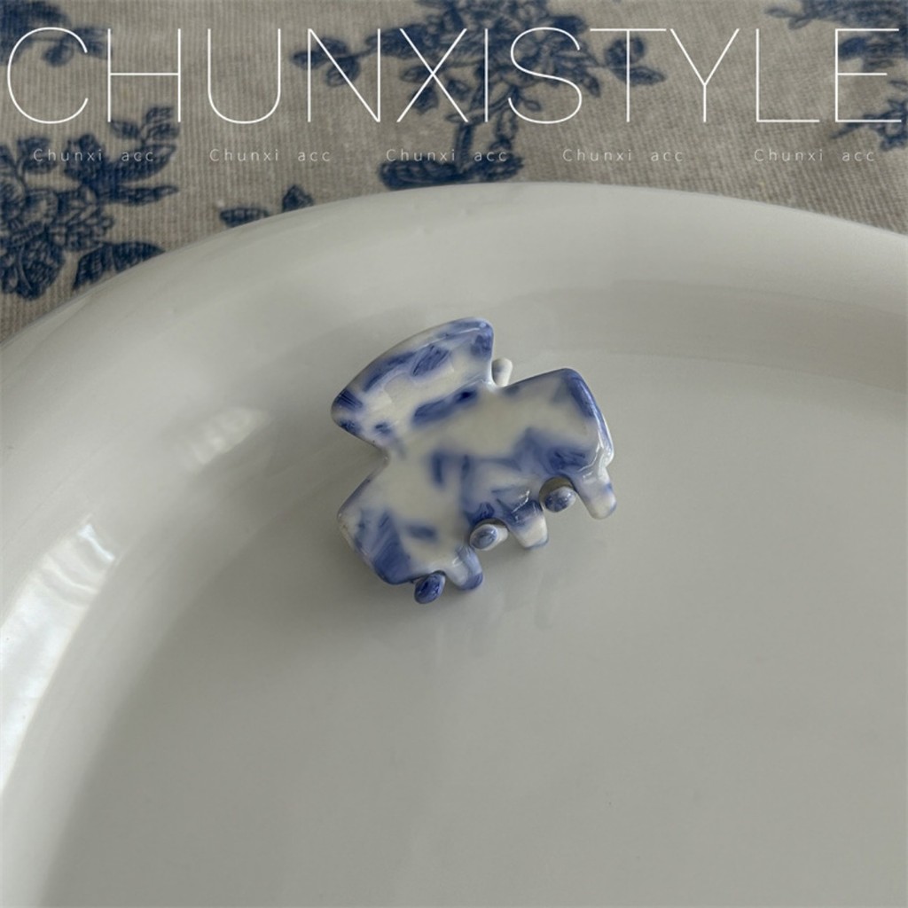 ✨✨✨ส่งฟรี ✨✨✨อิน ฝรั่งเศสเลียนแบบพอร์ซเลนสีฟ้าและสีขาวรูปแบบกรดอะซิติกขนาดกลางฉลามคลิปอารมณ์หวานที่เรียบง่ายกิ๊บปิ่นปักผมผู้หญิงแฟชั่นย้อนยุคเครื่องประดับ - รูปที่ 7