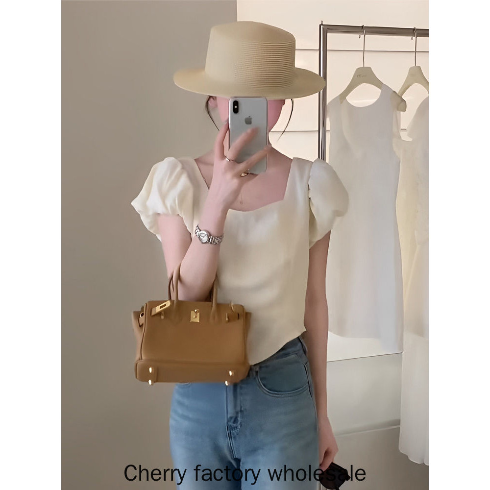 แฟชั่นผู้หญิงสไตล์ใหม่พัฟแขนสแควร์คอเสื้อชีฟองผู้หญิงบนเสื้อผ้า