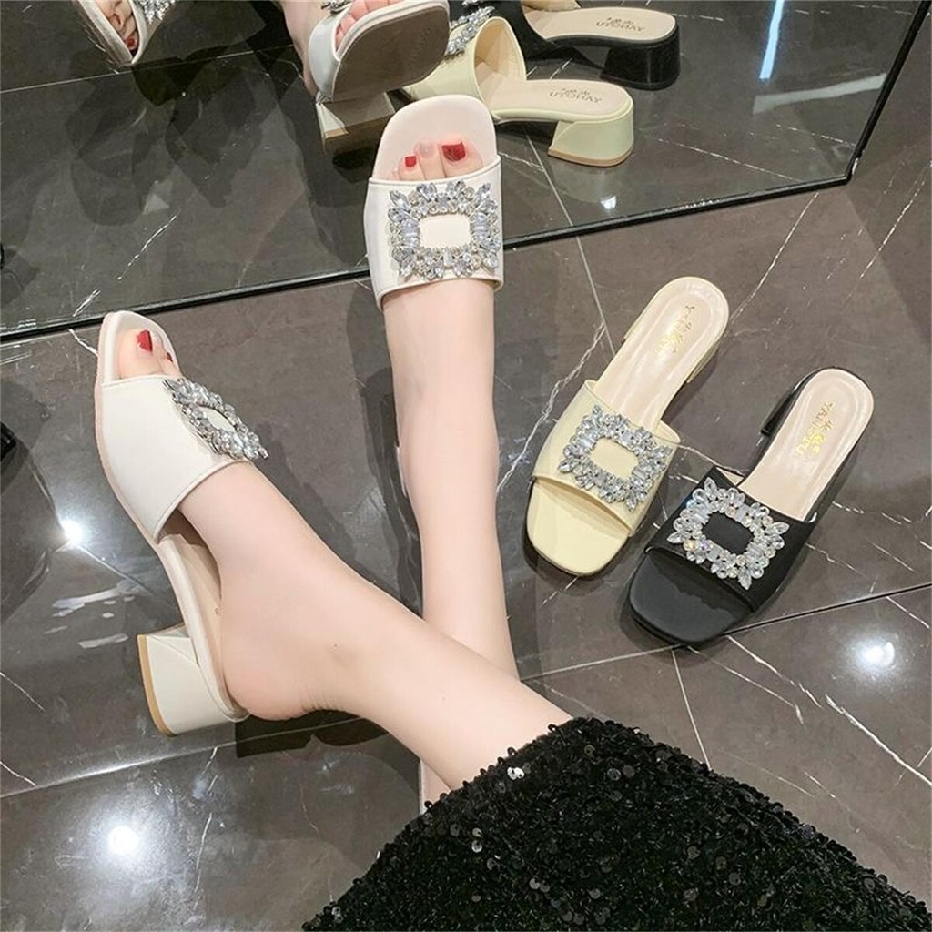 จัดส่งในกรุงเทพฯ รองเท้าแตะแบบสวม สูง2นิ้ว หัวสแควร์ ส้นกลาง ประดับเพชร รองเท้าแตะแฟชั่นผู้หญิง