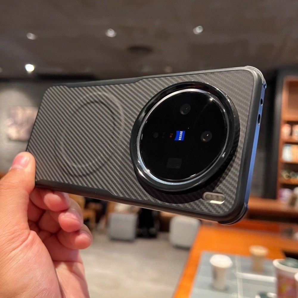 พรีเมี่ยมแฟชั่นธุรกิจคาร์บอนไฟเบอร์ Texture Super กันกระแทกผิว Frosted สําหรับ Vivo X300 Pro X200 Ultra X200 Pro Mini X100 X200S iQOO 13 12 Pro Neo 10 9 คลุมทั้งหมดกันกระแทกแม่เหล็ก Hard เคสโทรศัพท์