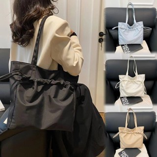 pink girl: กระเป๋าใบใหญ่ใส่ของได้เยอะ ผ้าไนลอน เหมาะสำหรับพน…