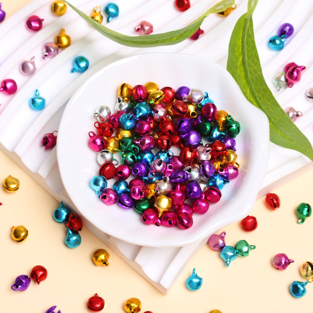 100/200 ชิ้น 6*8 มิลลิเมตรผสมสีอลูมิเนียมคริสต์มาส Jingle Bells ลูกปัดหลวมขนาดเล็ก Bell สร้อยคอเครื่องประดับทํา