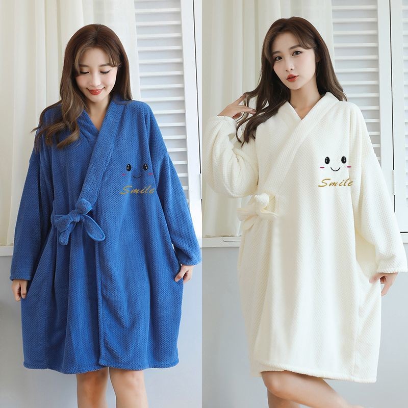 ผ้าขนหนูอาบน้ําเสื้อคลุมอาบน้ําหญิงสามารถสวมใส่หนาดูดซับนักเรียนหญิงฤดูใบไม้ร่วงฤดูหนาวนุ่มแห้งเร็ว