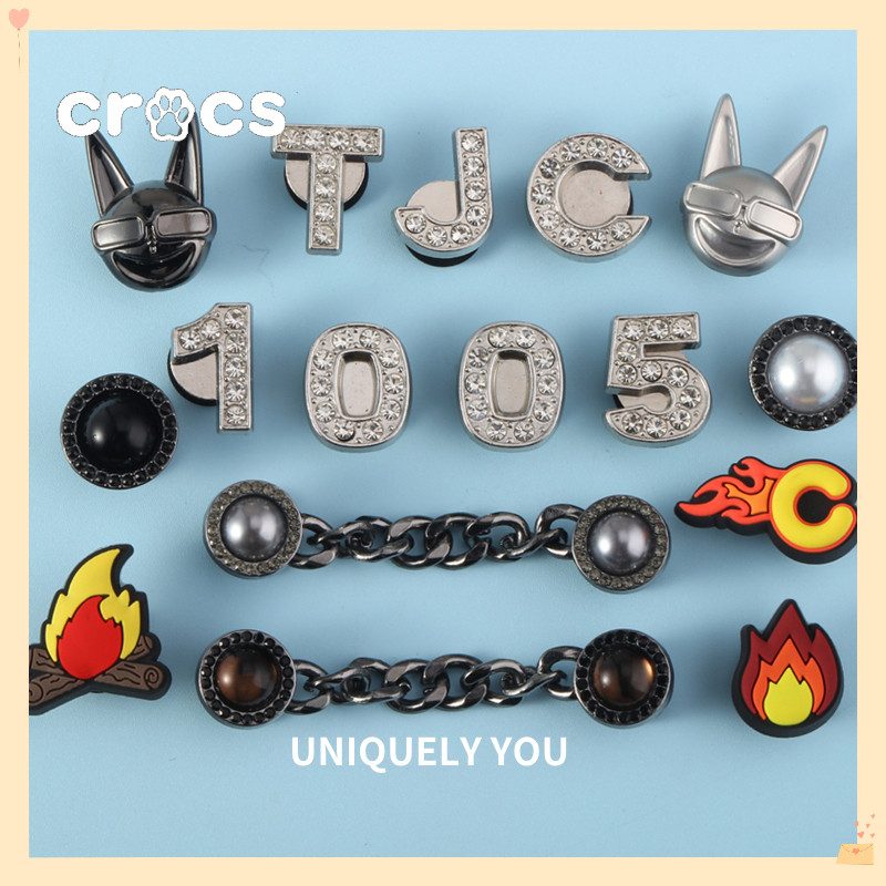 Crocs JIbbitz โลหะตัวอักษรรองเท้าหัวเข็มขัดโซ่โลหะอุปกรณ์เสริมรองเท้า charm Crocs เปลวไฟ JIbbitz