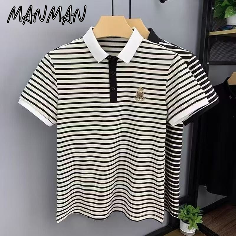 M＆M เสื้อโปโลผู้ชาย แขนสั้นลายทาง เย็บปักถักร้อยประณีต ความรู้สึกระดับสูง ธุรกิจสไตล์ผู้ใหญ่