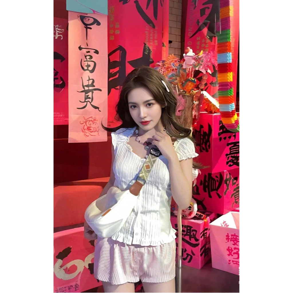 กางเกงขาสั้นลายทางสีน้ำเงิน-ขาว ใส่สบายและดูดีในทุกการเดินทาง thumbnail 9