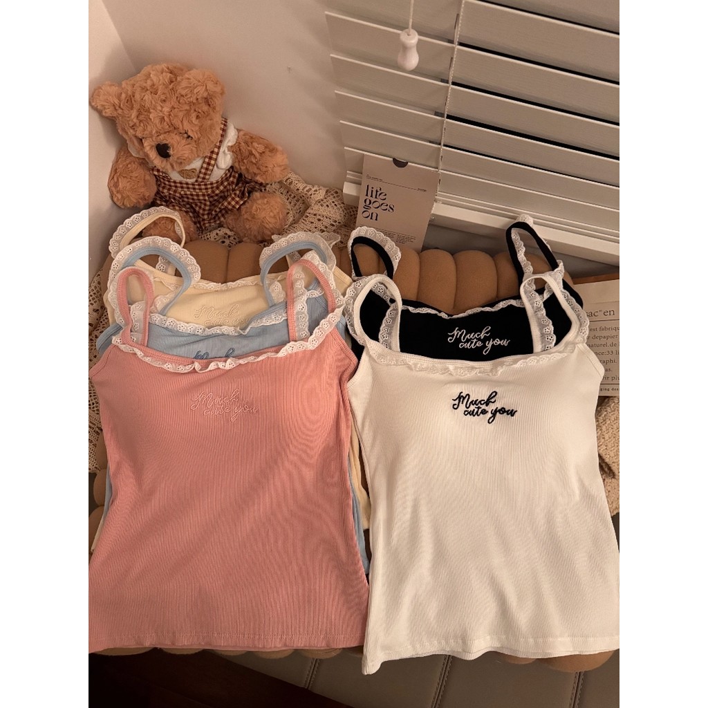 QY.Shop⭐️เสื้อสายเดี่ยว มีฟองน้ำ ใส่สบาย สัพาสเทล ดีเทลปักลายตัวอักษร 