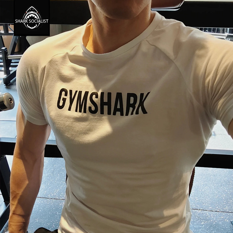 Gymshark Apollo Men's Shirt สำหรับสปอร์ตและพักผ่อน ทำจากผ้าฝ้ายคุณภาพดี ออกแบบมาเพื่อโชว์สรีระของคุณ