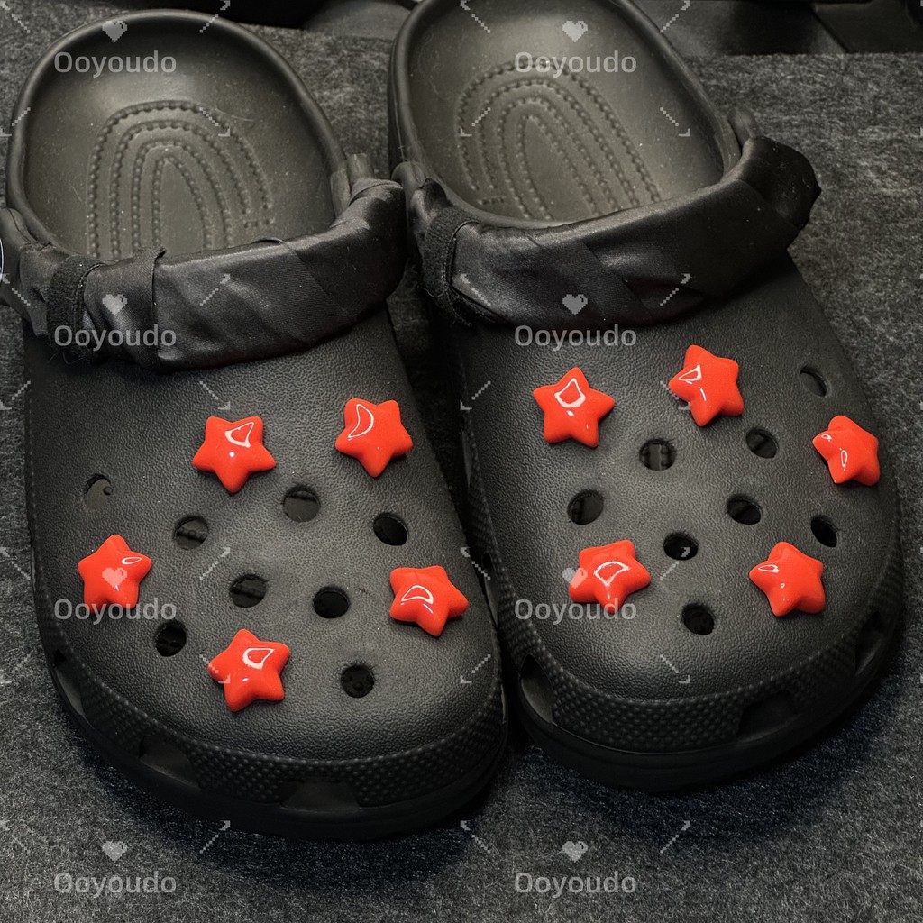 Red Star ริบบิ้น Hello Kitty ชุด clog Pins INS Charm ปุ่ม DIY อุปกรณ์เสริมสําหรับหัวเข็มขัดรองเท้าอุปกรณ์เสริมตกแต่งรองเท้า - รูปที่ 3