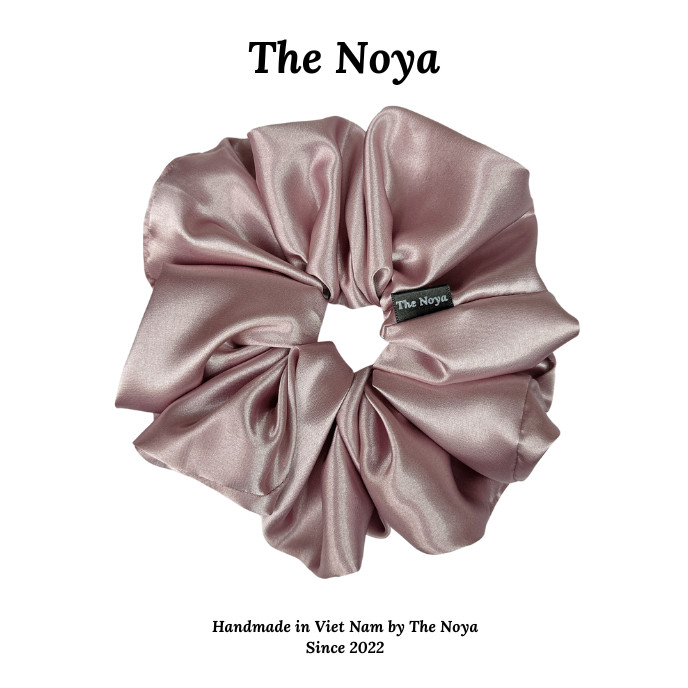 The Noya ST11 ยางรัดผมผ้าไหมซาตินสีม่วงขนาดใหญ่แฮนด์เมด 100%