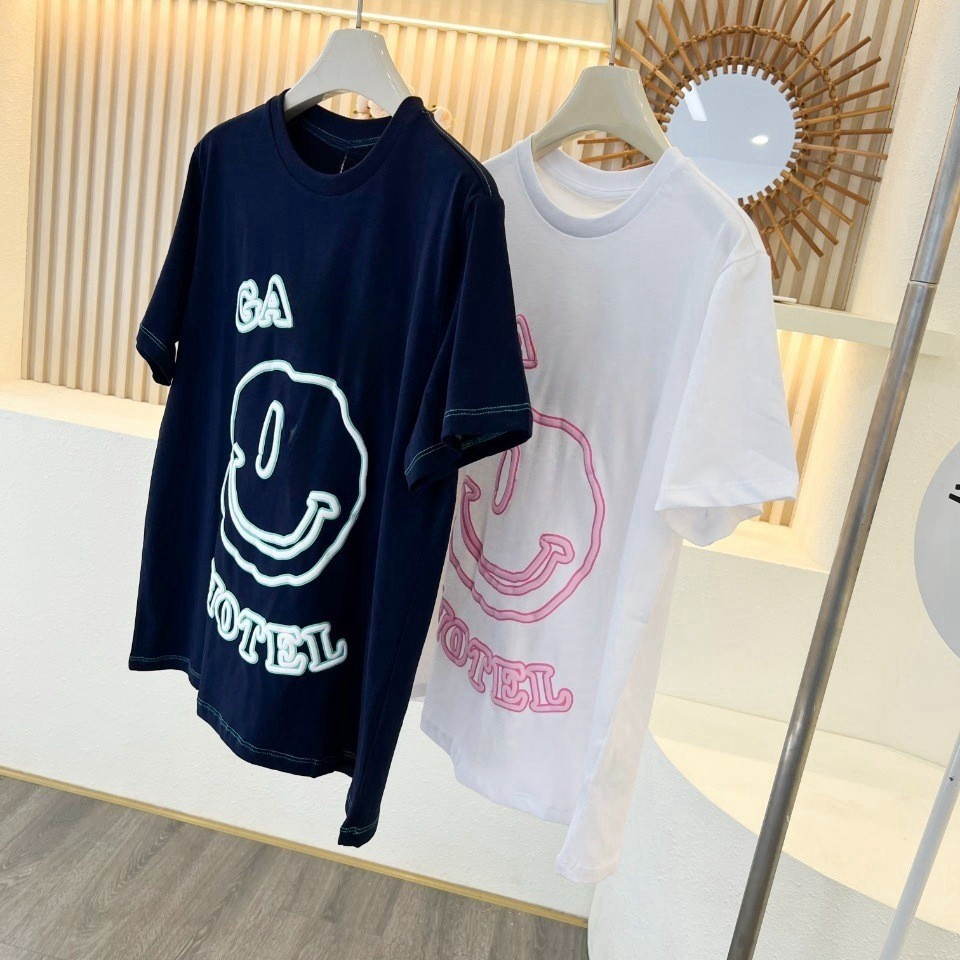 1uvi GANNI 24 Design Letter Foam Smiley พิมพ์รอบคอหลวมผ้าฝ้ายเสื้อยืดครึ่งแขนด้านบน