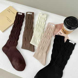 ถุงเท้าข้อกลางสีทึบ ทำจากผ้าฝ้ายแท้ นุ่ม สบาย และระบายอากาศไ…