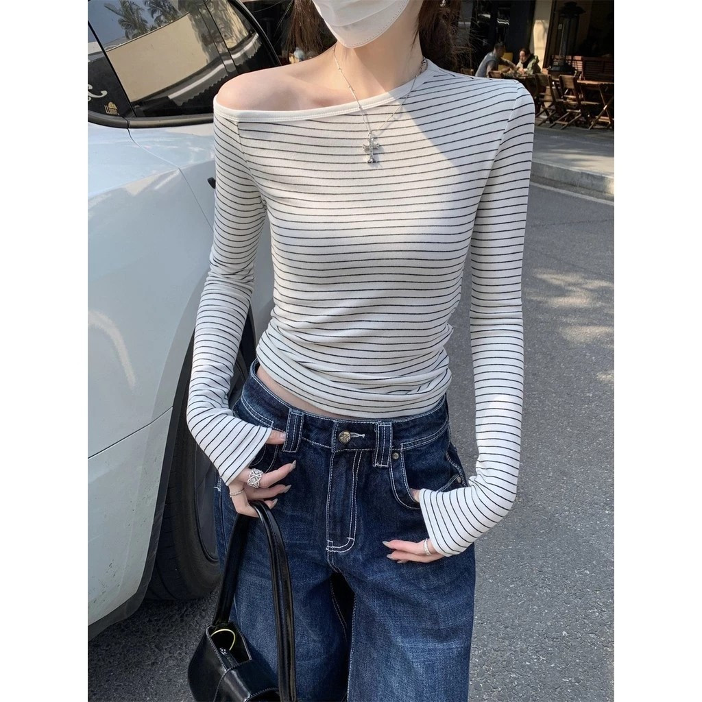 Classy Diagonal Collar Off-the-Shoulder Contrast Color Stripes Sli