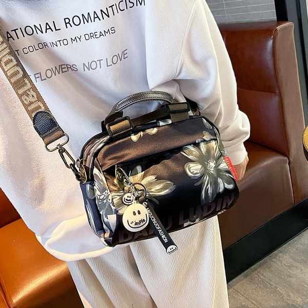 kappa bkk กระเป๋าปัก กระเป๋าผู้หญิงผ้าอ๊อกฟอร์ดพิมพ์ลาย Duff Ludi กระเป๋าสะพายหลายชั้นแบบใหม่ปี2025ก