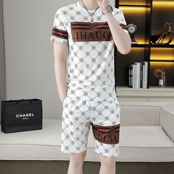 ชุดเสื้อยืดแขนสั้นฤดูร้อนใหม่ระดับไฮเอนด์จากยุโรป ชุดลำลองสำหรับผู้ชาย ชุดกางเกงขาสั้นบางทันสมัย